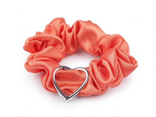 Saténová scrunchie gumička do vlasů / náramek srdce, barva 8 korálová
