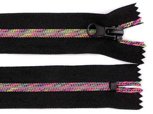 Duhový spirálový zip šíře 5 mm délka 16 cm, barva 332 černá