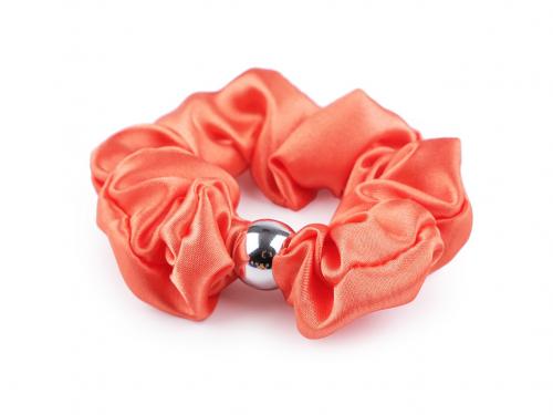 Saténová scrunchie gumička do vlasů / náramek s korálkem, barva 8 korálová
