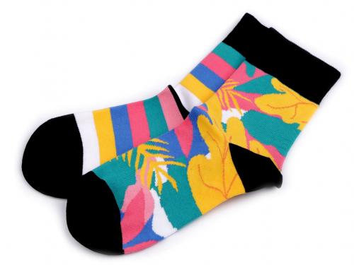 Veselé bavlněné ponožky Wola v dárkové kouli s přívěskem, barva 59 (vel.39-42) multikolor hvězda
