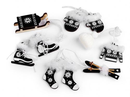 Vánoční dekorace - sáňky, lyže, brusle, čepice, bunda, rukavice, ponožky, barva 4 černá