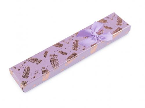Krabička s mašličkou 4,5x21,5 cm, barva 16 fialová lila pírko